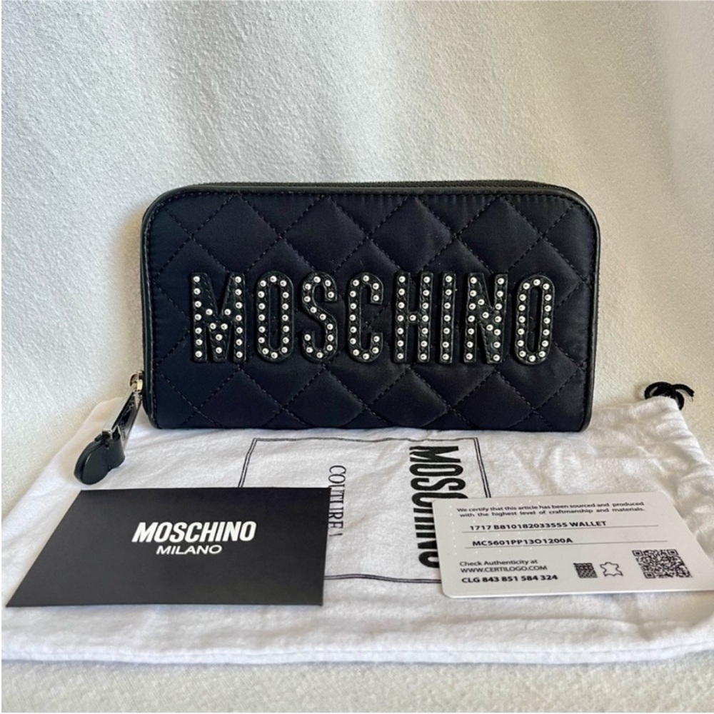 New Moschino Studded Logo Quilted
Fabric Zip Around Wallet. 100% Authentic